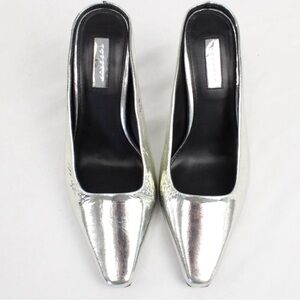 Top Shop Metallic Silver Pumps - US 6
